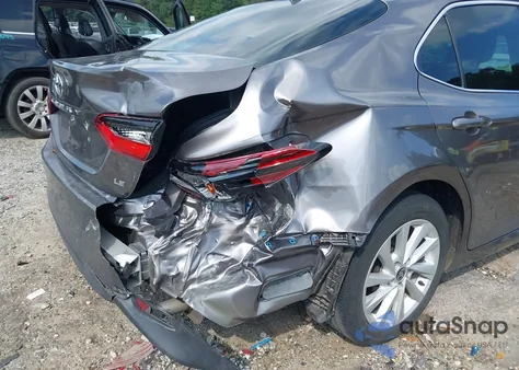 2021 Toyota Camry Le из США, поврежденный, VIN 4T1C11AK7MU470049